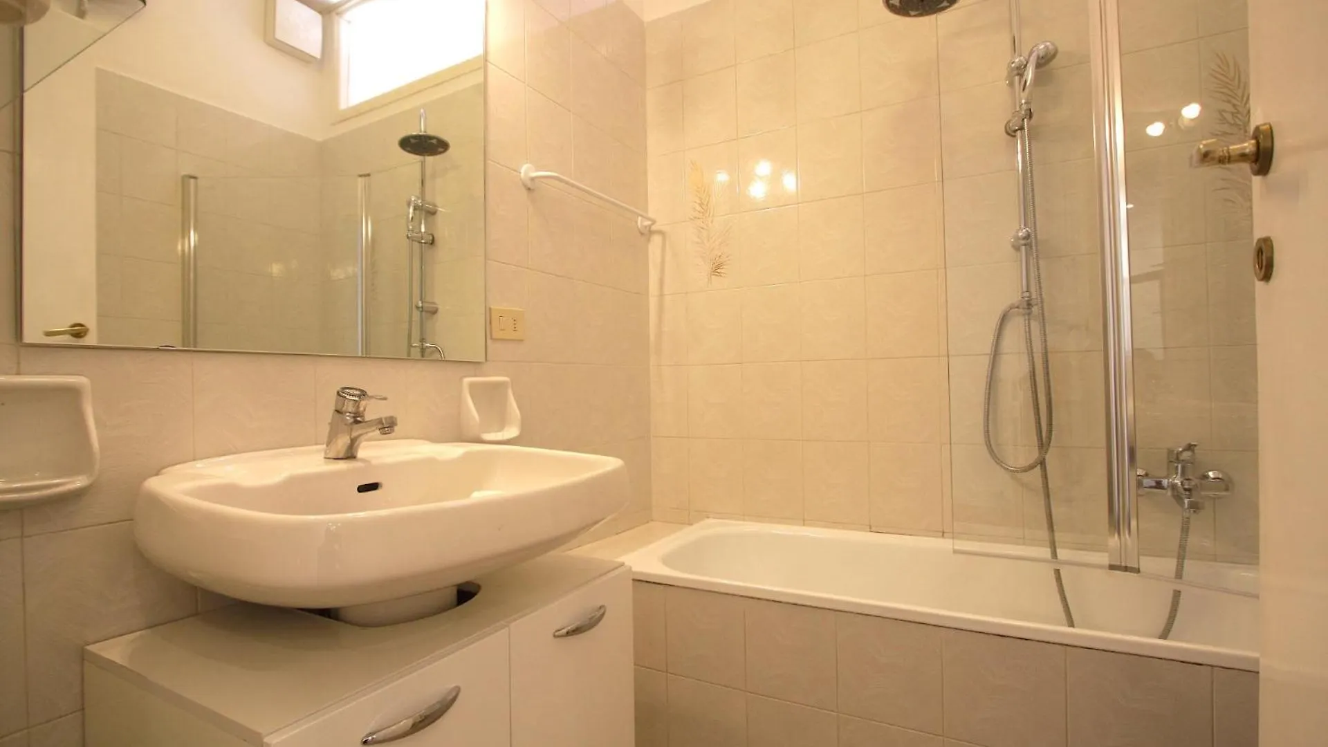 Borbera Holiday House Rome 0*,